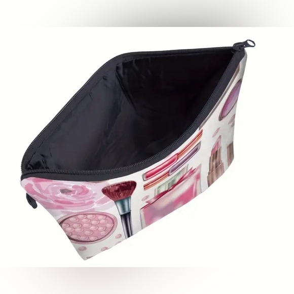 NWT-Makeup Design Cosmetic Bag - Picture 3 of 5